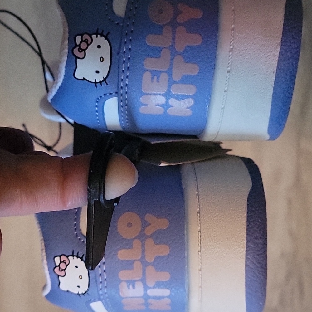 Hello Kitty - casual Court Sneakers Womens Size 7 - Picture 6 of 6